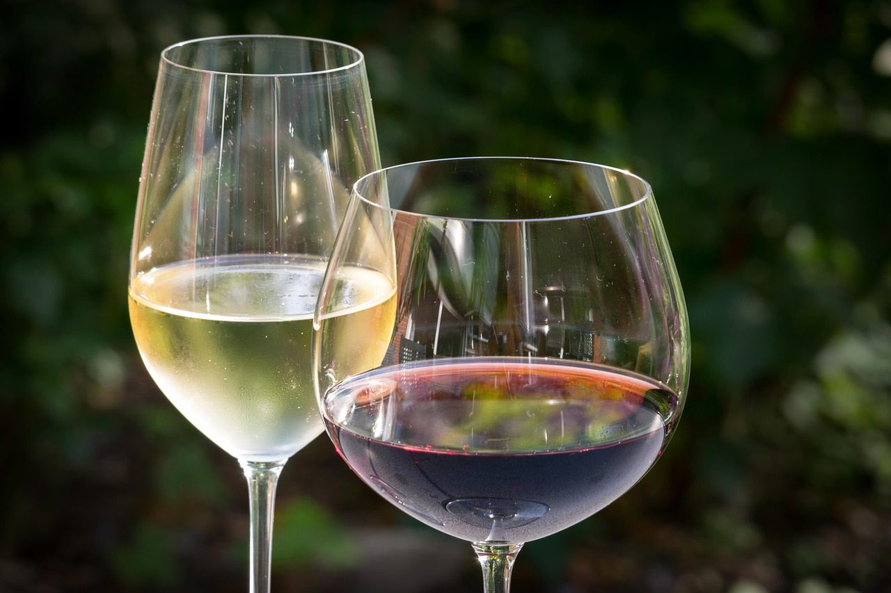 Which Cypriot wine is sweet in taste?